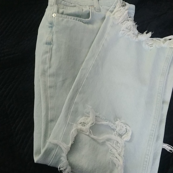 We The Free ladies faded ripped and frayed /cropped button fly jeans sz.30 - Picture 9 of 12